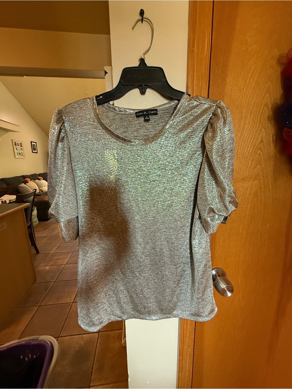Kim & Cami Metallic Silver Puff-Sleeve Tee